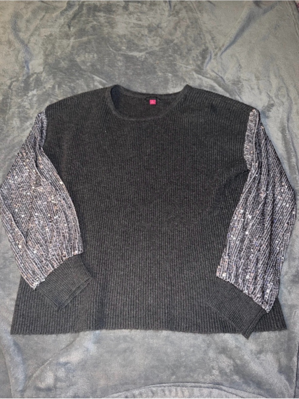 Vince Camuto Charcoal Gray Crewneck Sweater with Marled Gray Sleeves